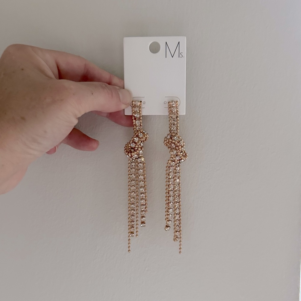 NWT ✨Gold & Crystal Knot Party Earrings ✨